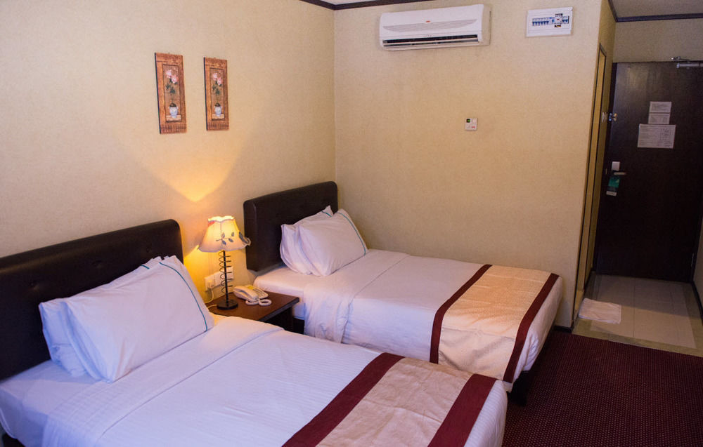 Hotel Vistaria Johor Bahru Exteriör bild
