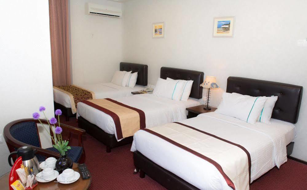 Hotel Vistaria Johor Bahru Exteriör bild