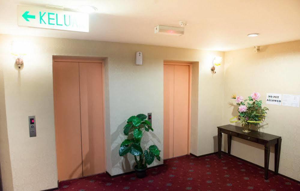 Hotel Vistaria Johor Bahru Exteriör bild